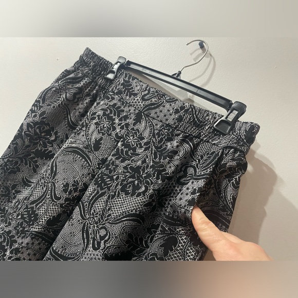 New York & Company Stretch Black and White Patterned Pants - Picture 6 of 7